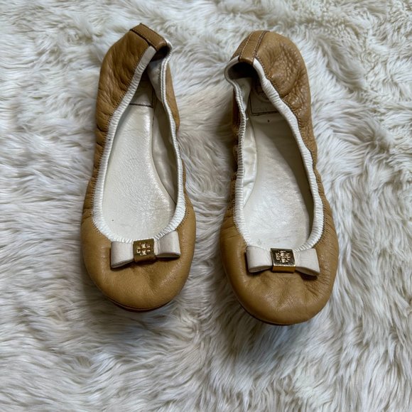 Tory Burch Tan/White Leather Scrunch Ballerina Flats Women's 7.5M - Picture 2 of 6